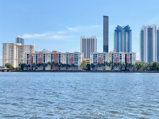 Building Photo - 17100 N Bay Rd