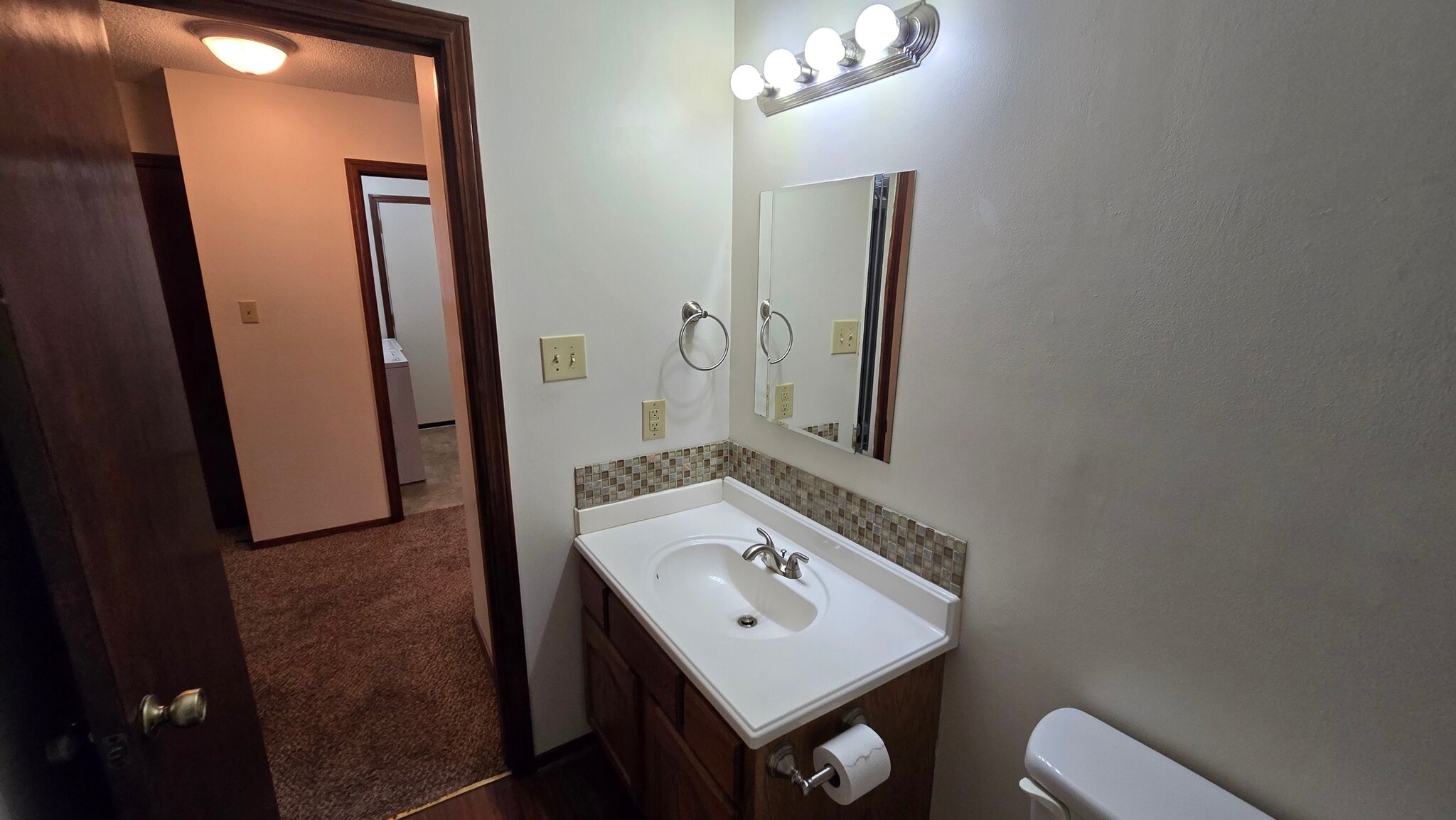 Bath - 408 N Joplin Pl