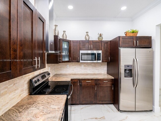 Building Photo - 16332 SW 83rd Ln