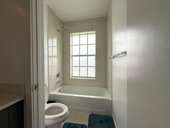 Building Photo - 3563 NW 13th St