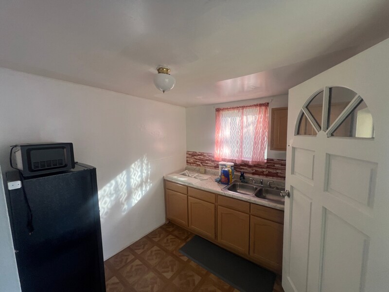 Building Photo - 430 E 184th St