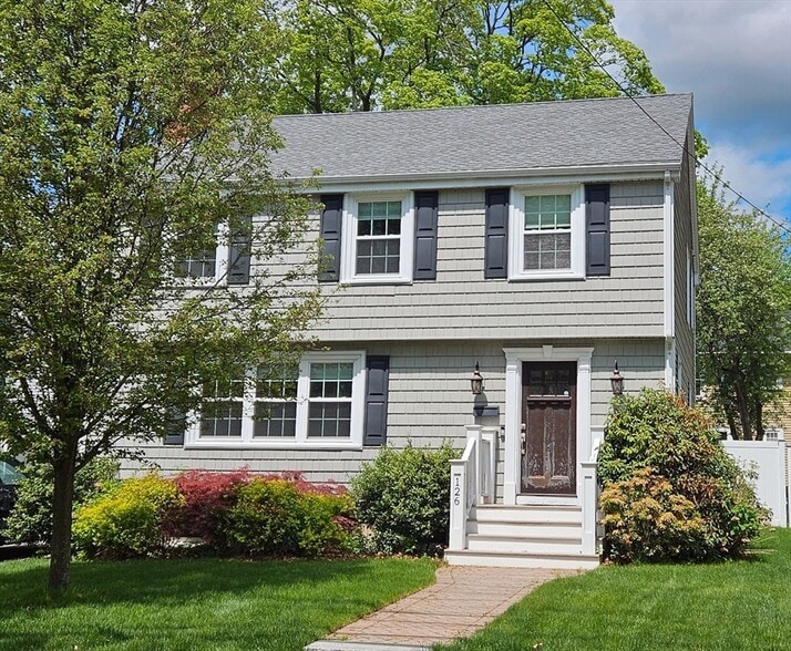Primary Photo - 126 Waverley St