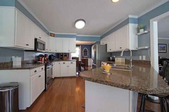 Building Photo - 103 Carolina Wren Cir