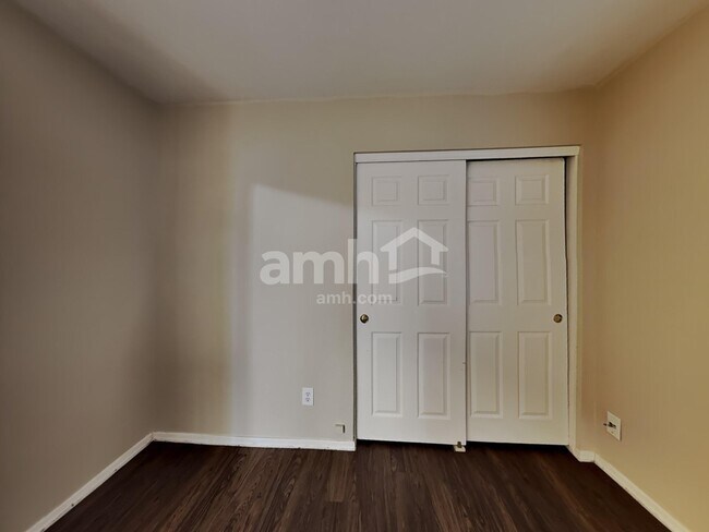 Building Photo - 293 N Slate St