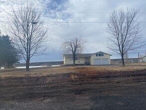 Building Photo - Stunning Water View House for Rent
