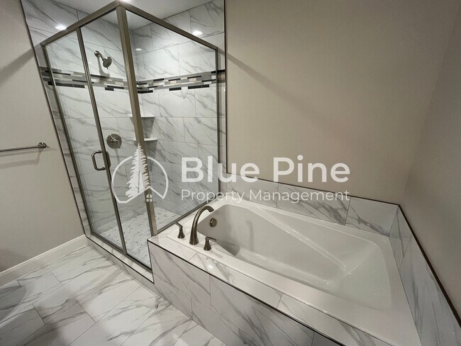 Building Photo - 6378 Ender Ln