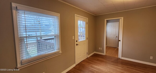 Building Photo - 208 Colonial Dr