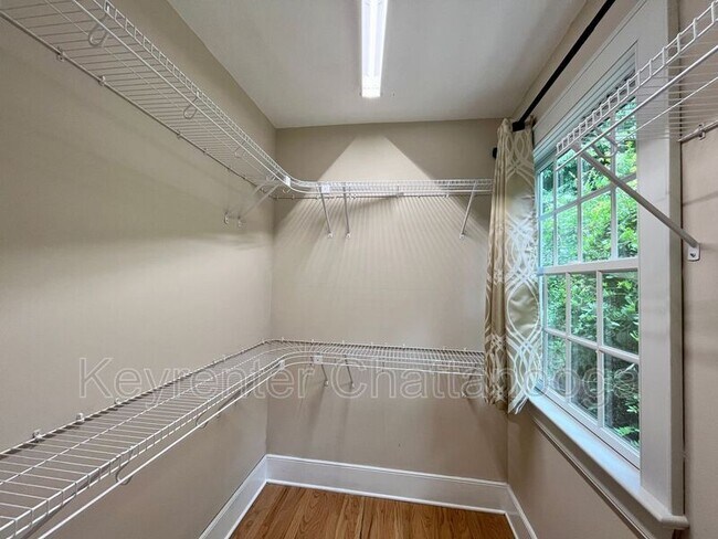 Building Photo - 1610 Hixson Pike