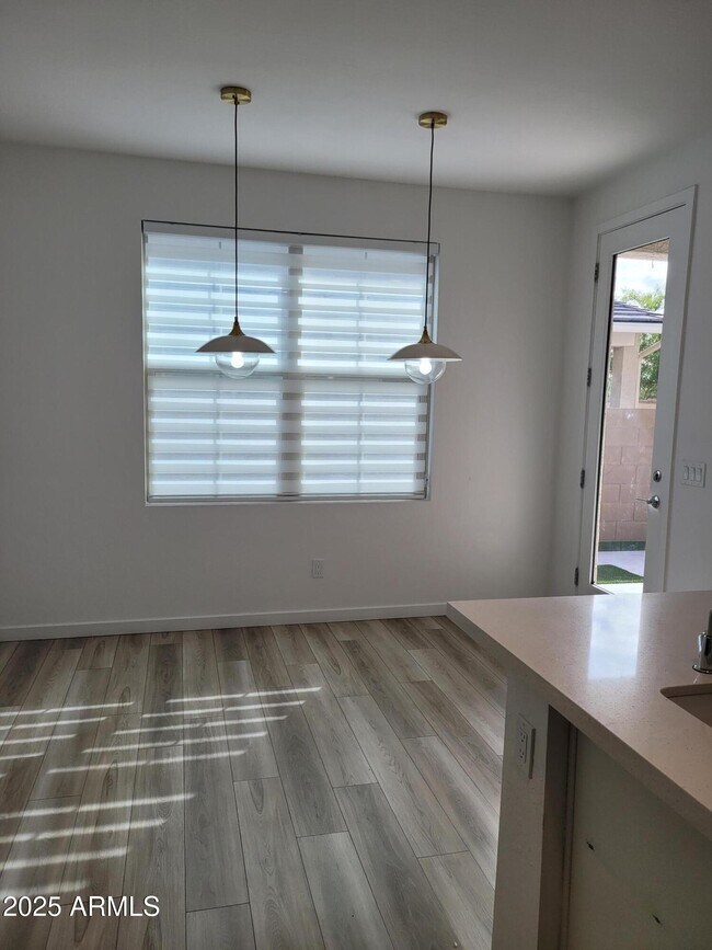 Building Photo - 2754 S Apache Dr