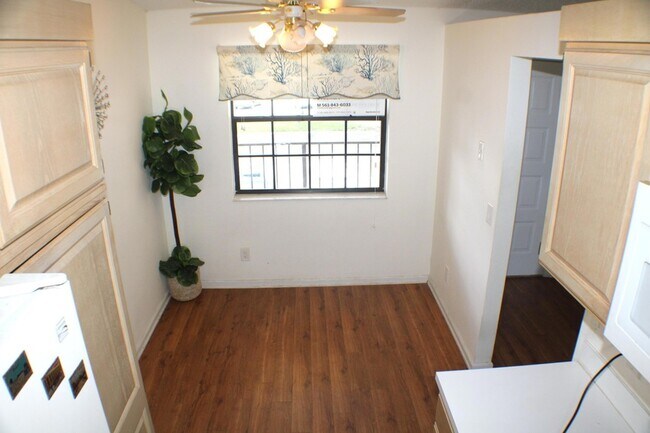 Building Photo - 1082 Keystone Dr