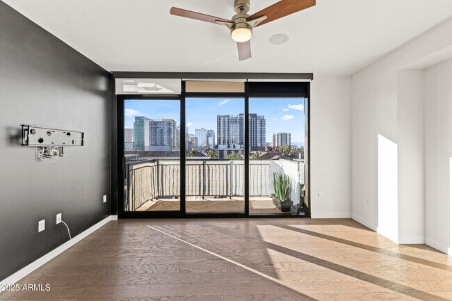 Building Photo - 200 W Portland St