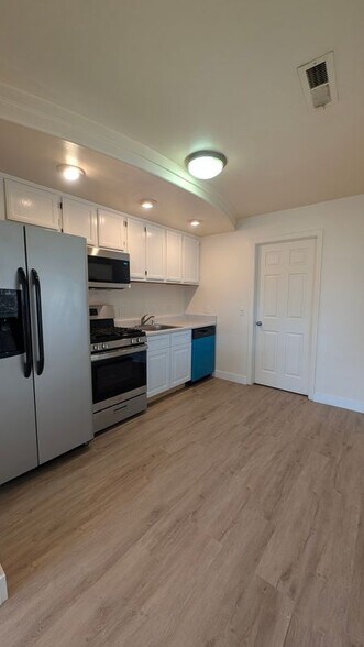 Building Photo - 950 Folsom Ave