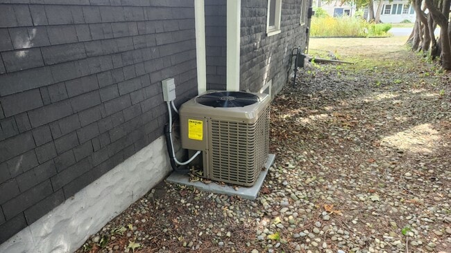 Building Photo - 176 W North St