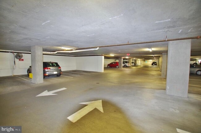 Building Photo - 2451 Midtown Ave