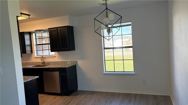 Building Photo - 621 E 1st St