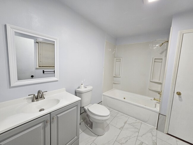 Building Photo - 3 Bristol Dr