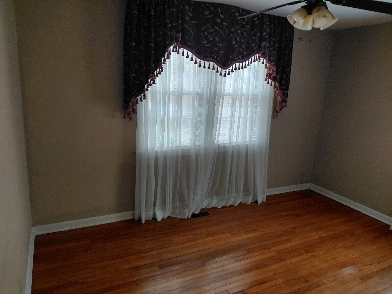 Building Photo - 708 Glenwood Rd