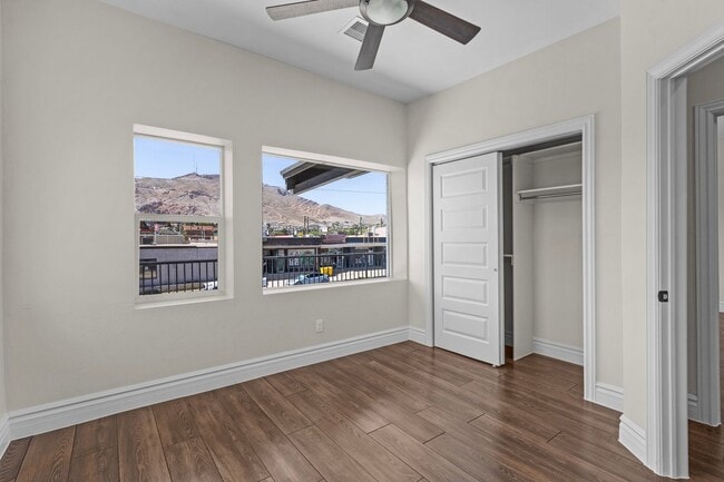Building Photo - Fully Renovated 2BR / 1BA – Five Points | ...