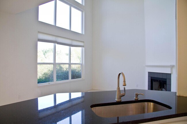 Building Photo - Fantastic Bethany Home with Attached Garag...