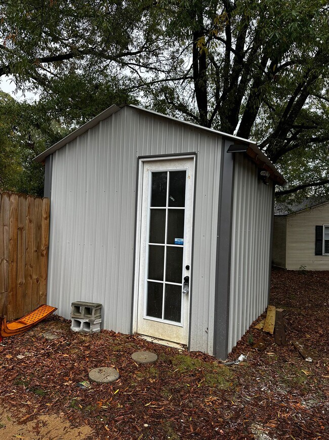 Building Photo - 3535 Farwood Dr