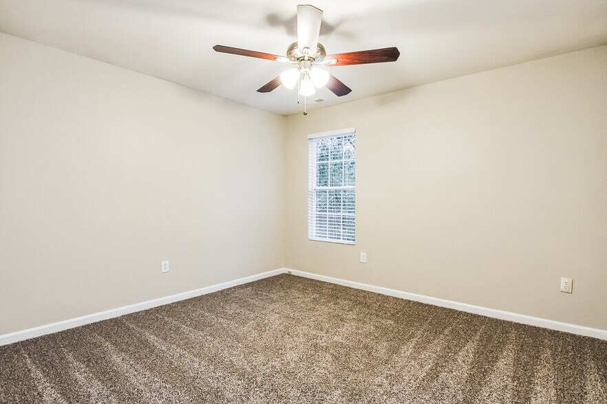 Building Photo - 705 Marjam Ln