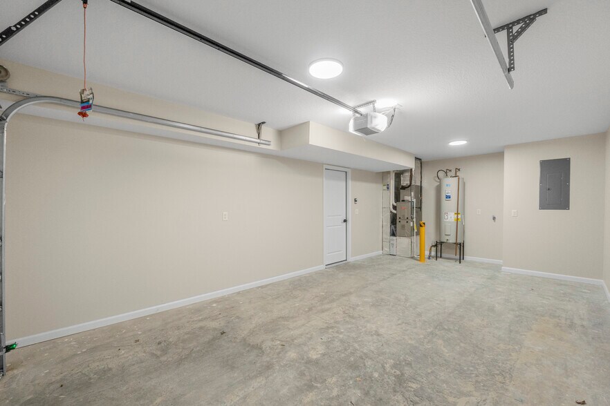 Building Photo - 6068 Blue Ladder Cv