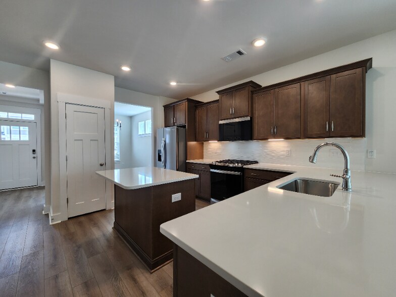 Building Photo - 499 Ml Pk Wy