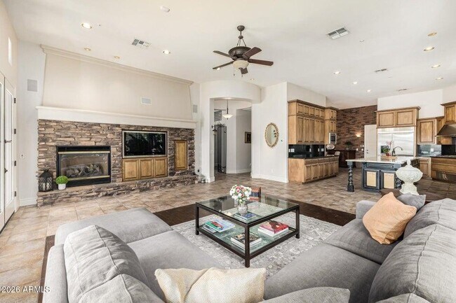 Building Photo - 10919 E Onyx Ct