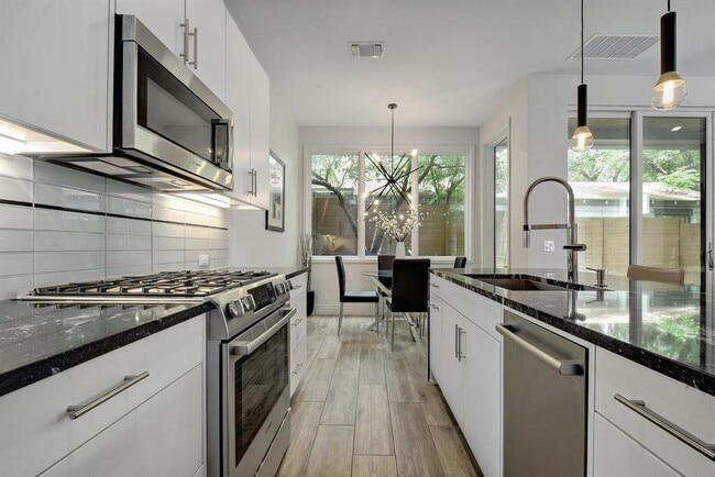 Building Photo - 809 Bouldin Ave