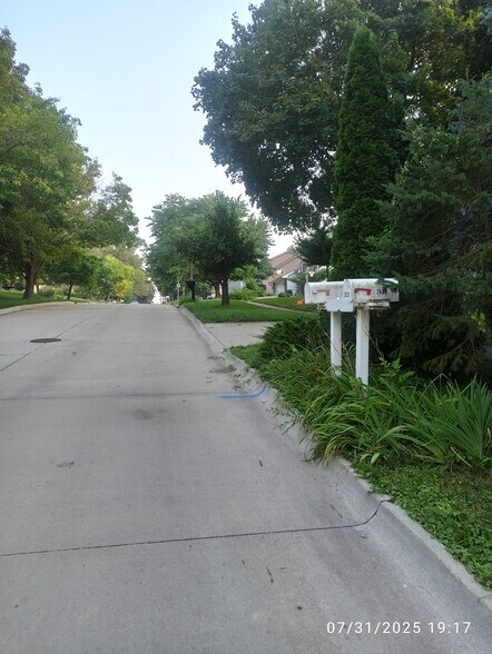 View from the street, mail boxes - 2826 67th St