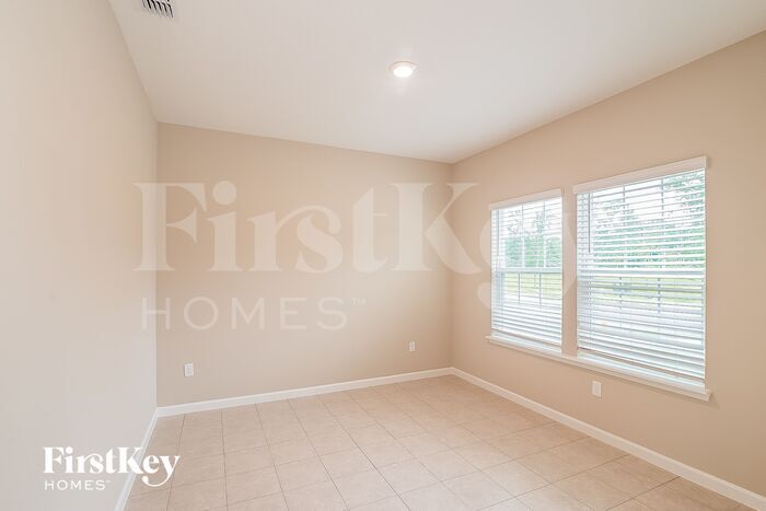 Building Photo - 10852 Ventnor Ave