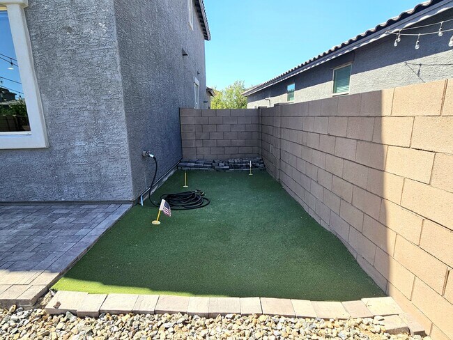 Building Photo - 10679 W Golson Dr
