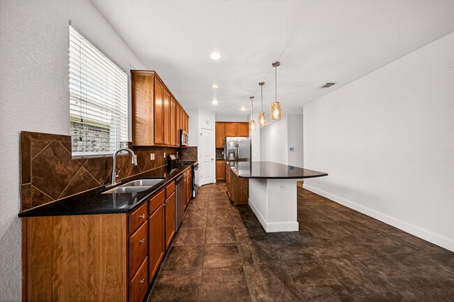 Building Photo - 7915 Cenote Dr