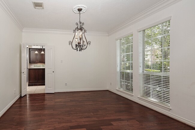 Building Photo - 27 Bluff Creek Pl