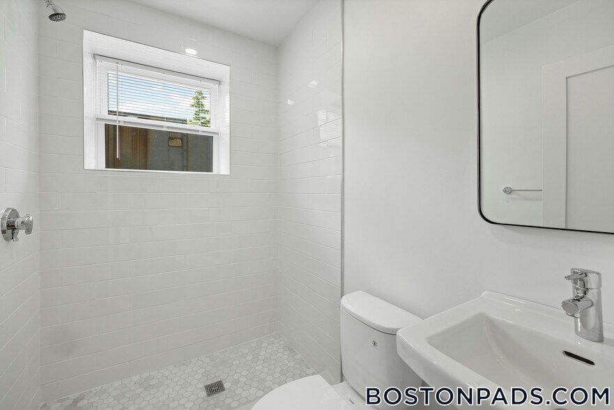 Building Photo - 406 Columbia St