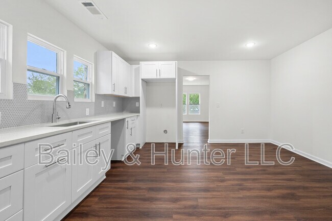 Building Photo - 1721 Hortense Pl NW