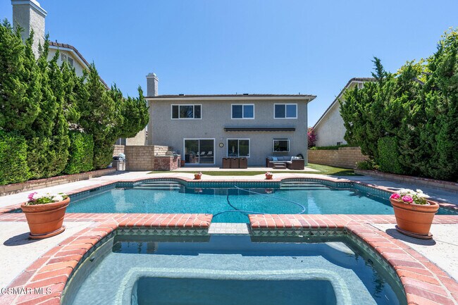 Building Photo - 5557 Adelina Ct