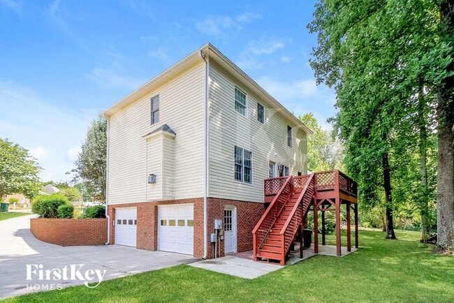 Building Photo - 125 Rustinburg Ct