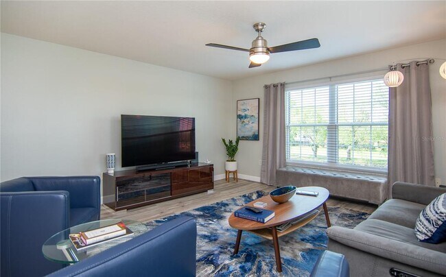 Building Photo - 6100 Gulfport Blvd S