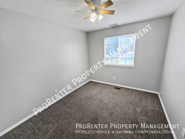 Building Photo - 1401 Ash Dr