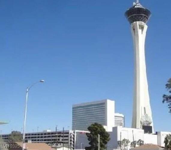 Building Photo - 239 W Cleveland Ave