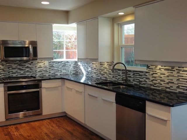 Building Photo - 6831 La Vista Dr