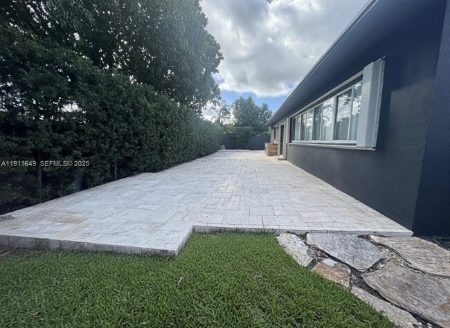 Building Photo - 6905 SW 148th Ct