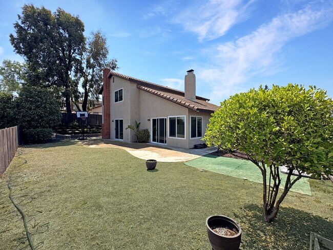 Building Photo - Spacious 4B/3BA Rancho Bernardo Home with ...
