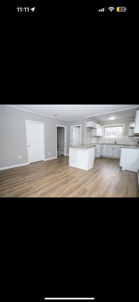 Building Photo - 303 Parker St