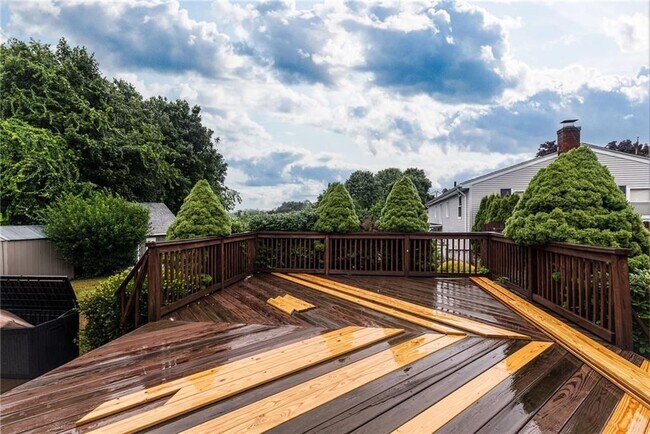 Building Photo - 25 Stony Brook Dr