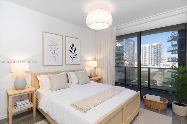 Building Photo - 801 S Miami Ave