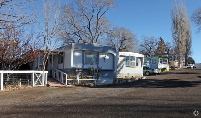 Primary Photo - Overlook Trailer Village