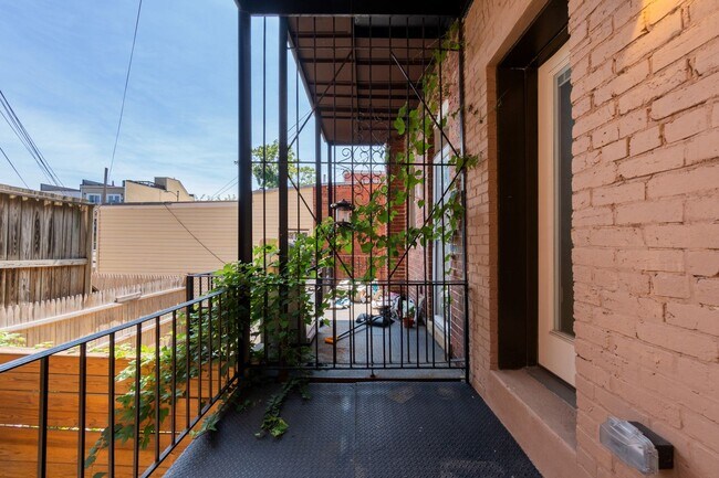 Building Photo - Experience stunning design and modern finishes in Columbia Heights!