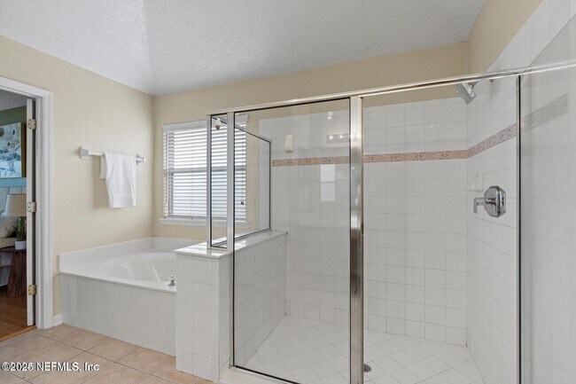 Building Photo - 12082 Brandon Lake Dr